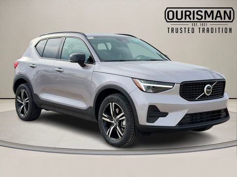 New 2026 Volvo XC40 B5 Core w/ Climate Package image 1