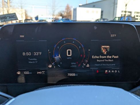 Used 2025 Chevrolet Traverse LT w/ Sun and Wheel Package image 10