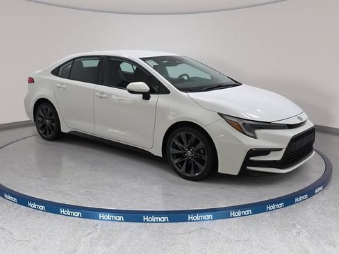Certified 2024 Toyota Corolla SE FWD image 3