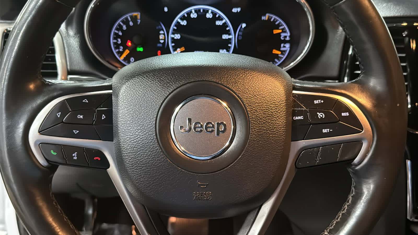 Used 2020 Jeep Grand Cherokee Altitude AWD/4WD image 11