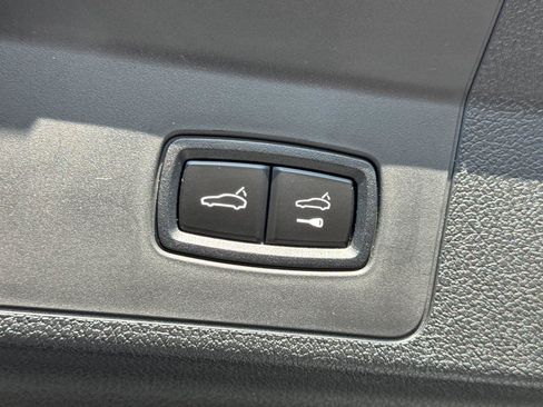 Used 2025 Porsche Panamera image 10