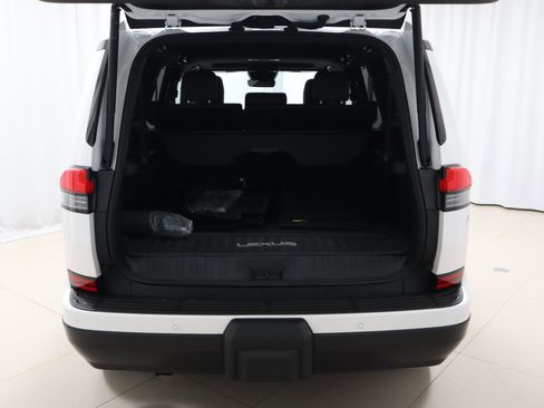 Used 2024 Lexus GX 550 image 11