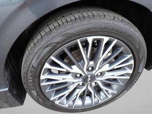 Used 2024 Kia Forte GT-Line FWD image 4