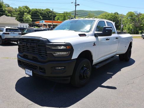 New 2026 RAM 3500 Tradesman AWD/4WD image 3