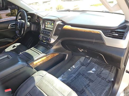 Used 2015 GMC Yukon Denali w/ Touring Package AWD/4WD image 25