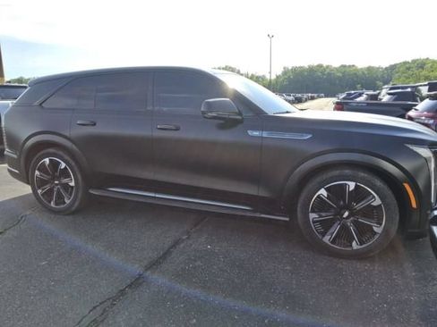 Used 2025 Cadillac Escalade IQ Sport 2 AWD/4WD image 2