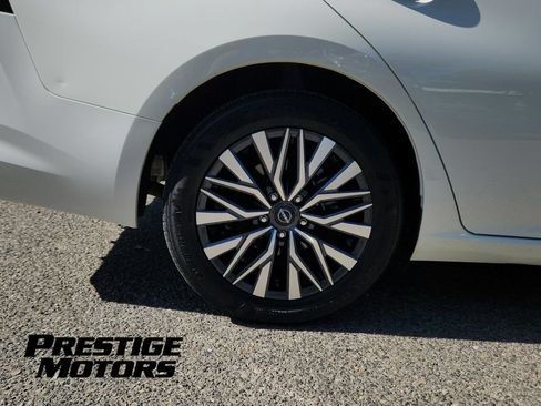 Used 2025 Nissan Altima 2.5 SV FWD image 9