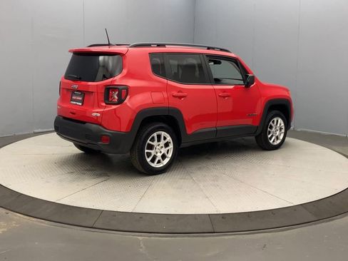 Used 2022 Jeep Renegade Latitude AWD/4WD image 5