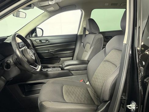 Used 2024 Nissan Pathfinder SV w/ Black Appearance Package FWD image 20