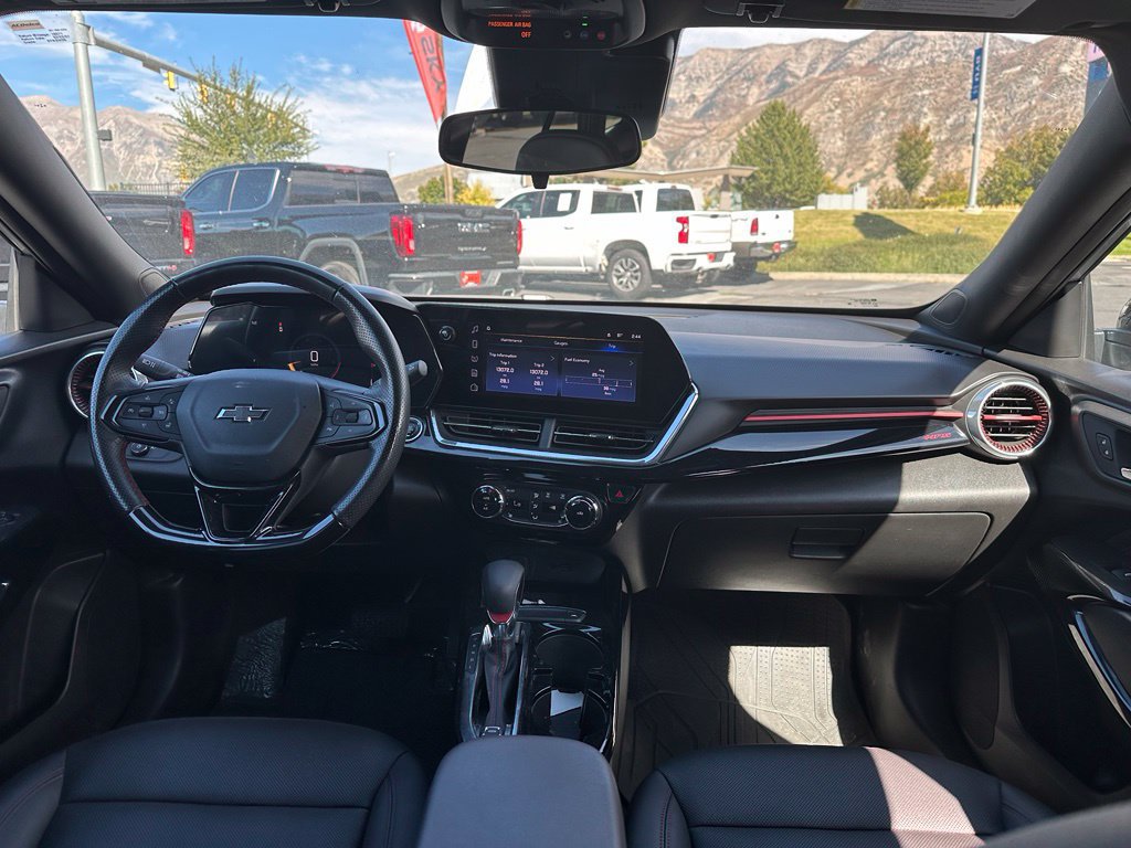 Certified 2025 Chevrolet Trax RS w/ Driver Confidence Package FWD image 28