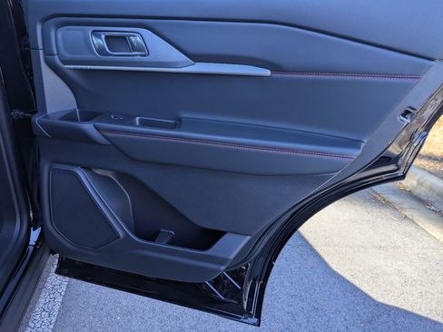 New 2026 Ford Explorer ST-Line w/ ST-Line Street Pack image 36