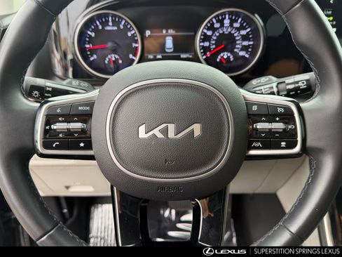Used 2022 Kia Carnival EX FWD image 38