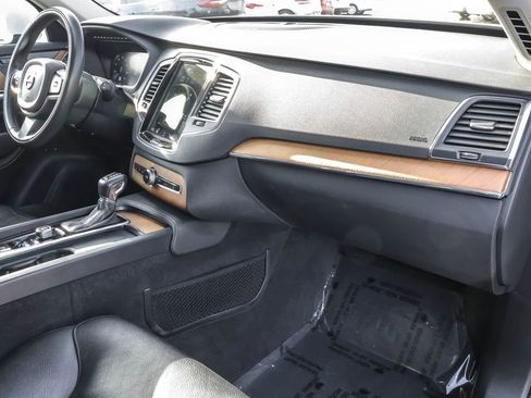 Used 2021 Volvo XC90 T6 Momentum w/ Climate Package AWD/4WD image 35