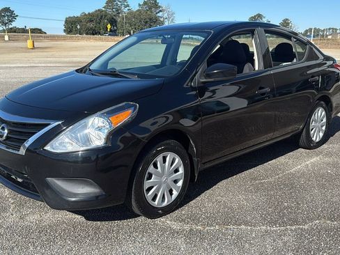 Used 2019 Nissan Versa S image 4