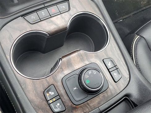 Certified 2020 GMC Acadia Denali image 31