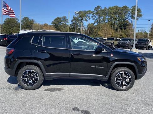 New 2026 Jeep Compass Trailhawk w/ Sun, Sound & Navigation Group image 3