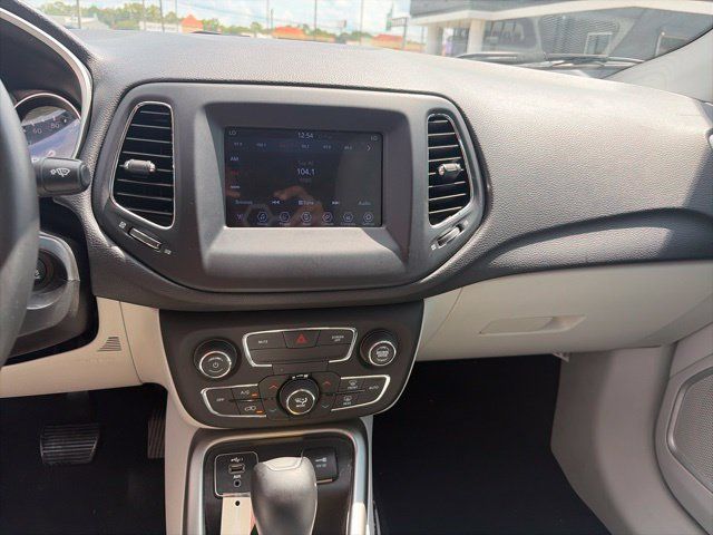Used 2019 Jeep Compass Latitude FWD image 12