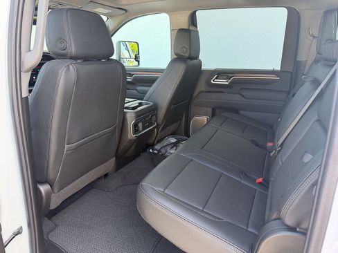 Used 2025 GMC Sierra 2500 Denali w/ Denali Reserve Package AWD/4WD image 12