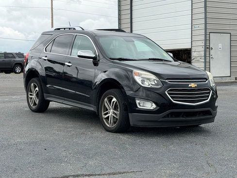 Used 2017 Chevrolet Equinox Premier w/ Enhanced Convenience Package FWD image 2