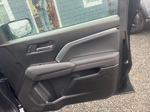 Used 2023 Chevrolet Colorado Z71 w/ Z71 Convenience Package 2 image 11