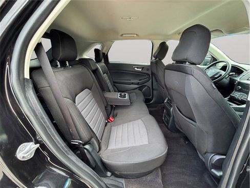 Used 2020 Ford Edge SE image 38