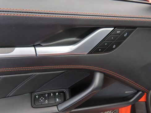 Used 2022 Porsche 911 Turbo image 30