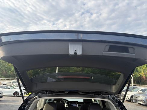 Certified 2026 Volkswagen Taos SE AWD/4WD image 18