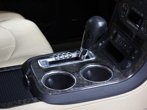 Used 2012 GMC Acadia Denali image 20