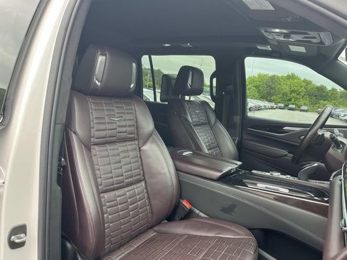 Used 2022 Cadillac Escalade ESV Sport Platinum AWD/4WD image 23