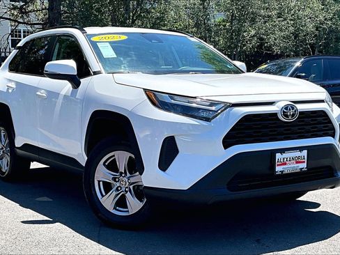 Used 2023 Toyota RAV4 XLE FWD image 2