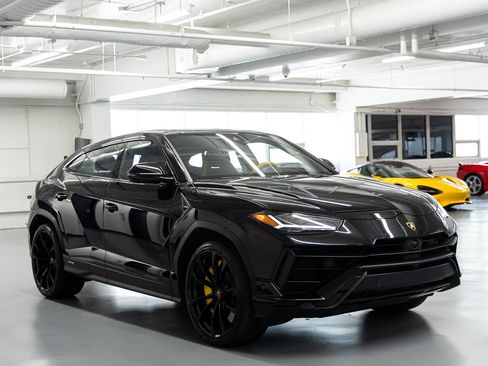 Used 2024 Lamborghini Urus S AWD/4WD image 7