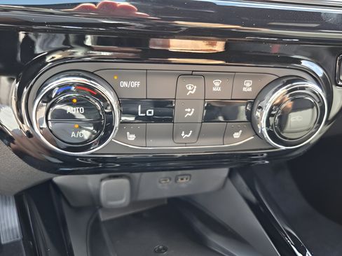 New 2026 Chevrolet Trax RS w/ Sunroof Package FWD image 21