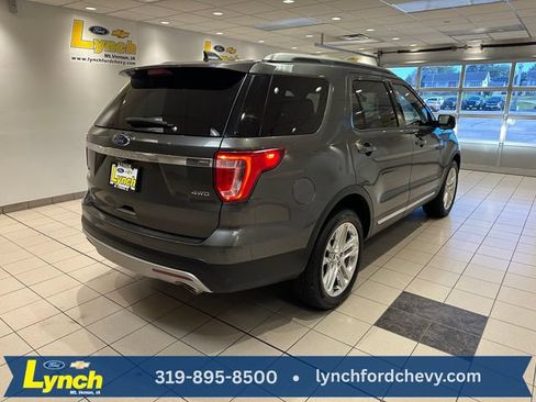 Used 2017 Ford Explorer XLT w/ Equipment Group 202A AWD/4WD image 27