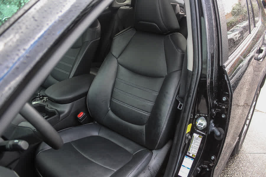 Used 2022 Toyota RAV4 XLE Premium AWD/4WD image 31