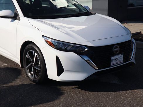 Certified 2025 Nissan Sentra SV image 4