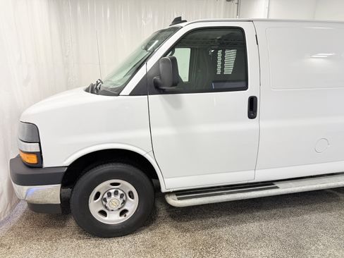 Used 2024 Chevrolet Express 2500 CARGO w/ Driver Convenience Package image 4