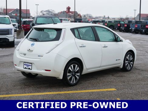 Used 2017 Nissan Leaf SV image 3