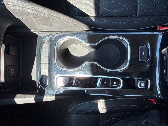 Used 2021 Buick Envision Avenir AWD/4WD image 39