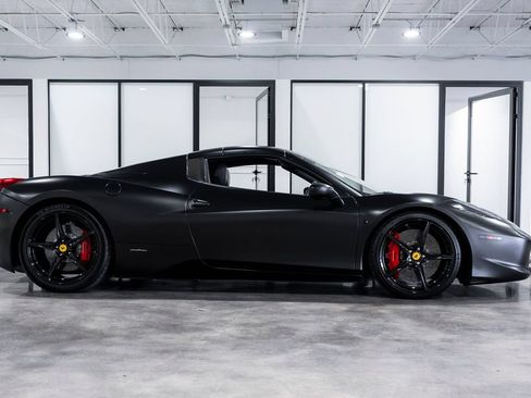 Used 2012 Ferrari 458 Spider RWD image 2