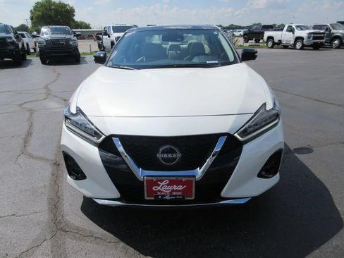 Used 2023 Nissan Maxima Platinum w/ Sport Mat Group FWD image 11