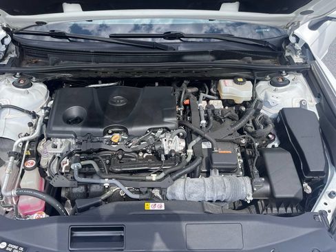 Used 2021 Toyota Camry SE w/ Cold Weather Package FWD image 27
