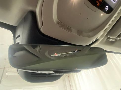 Certified 2025 Volvo XC60 B5 Ultra AWD/4WD image 24