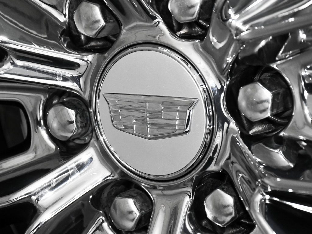 Used 2026 Cadillac Escalade ESV Luxury w/ LPO, Radiant Package AWD/4WD image 95