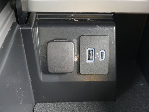 Used 2023 Ford Explorer XLT w/ Equipment Group 202A image 46