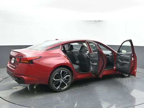 Used 2024 Nissan Altima 2.5 SR w/ SR Premium Package image 61