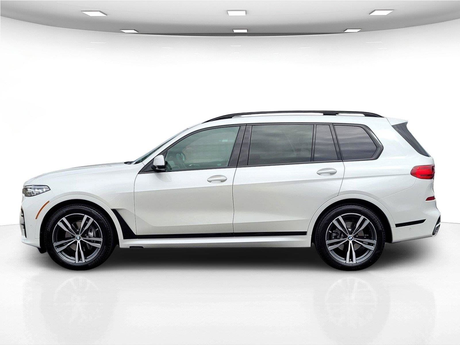 Used 2022 BMW X7 xDrive40i w/ M Sport Package AWD/4WD image 9