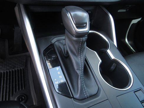 Used 2023 Toyota Highlander XSE FWD image 22