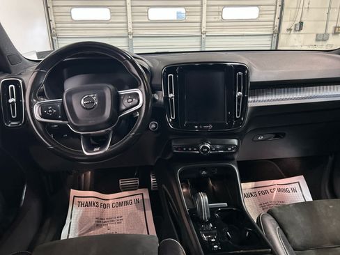 Used 2020 Volvo XC40 T5 R-Design AWD/4WD image 4