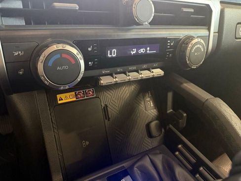 Used 2025 Toyota 4Runner TRD Off-Road Premium AWD/4WD image 13