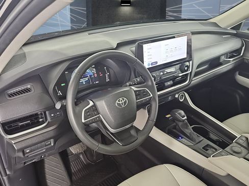 Used 2026 Toyota Grand Highlander AWD Hybrid image 13